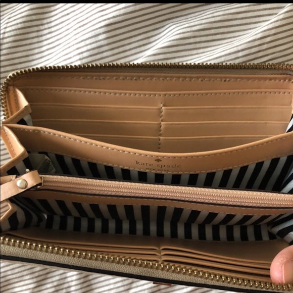 Kate Spade Wallet - Picture 4 of 4